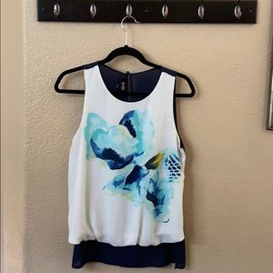 Sleeveless breeze blouse